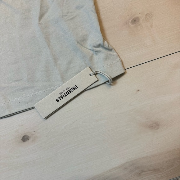🤎 NWT Fear of God essentials FOG kids short sleeve tee t-shirt wheat color M - Picture 7 of 7